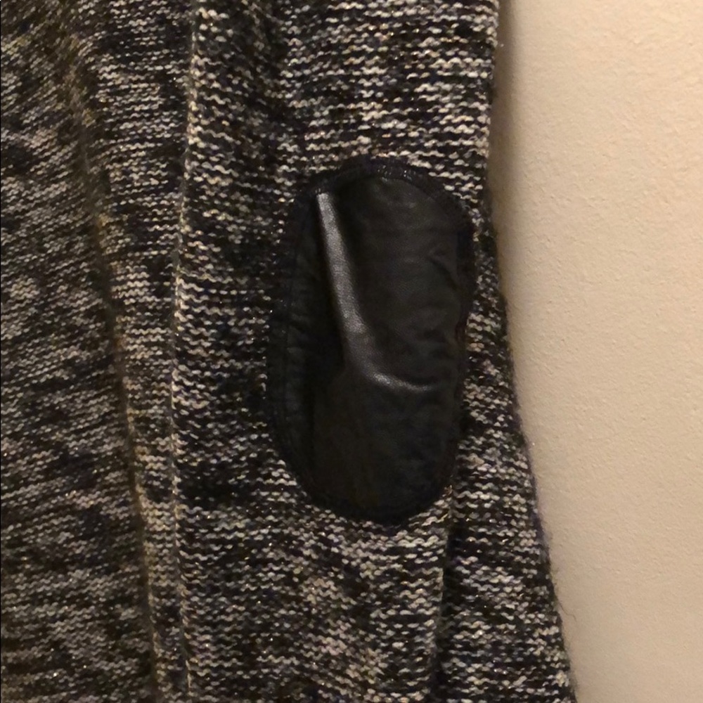 Sweater - Picture 3 of 5